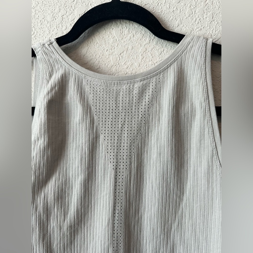 Athleta Sz L Pura Tank Top Ribbed Organic Cotton light Gray Seamless Fitted - Picture 5 of 6